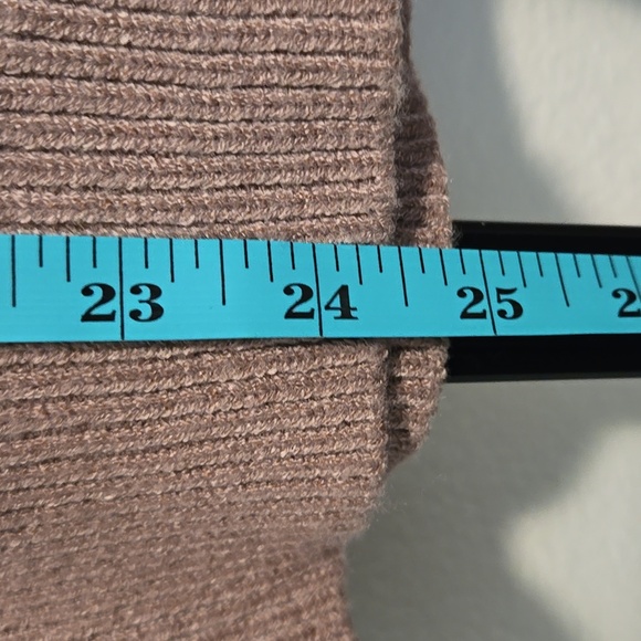 Hem & Thread Heart Sweater NWT - Picture 6 of 6